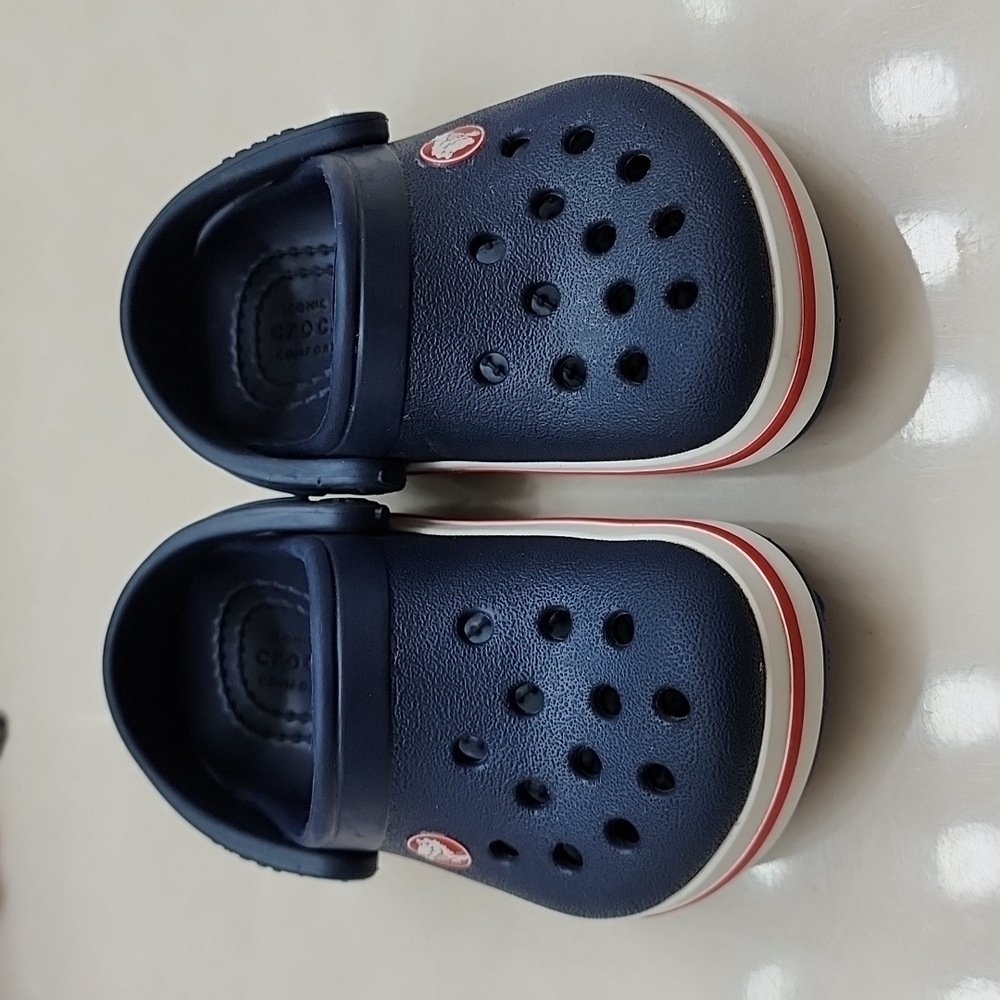 Baby Crocs size 5 C unisex (Like New)